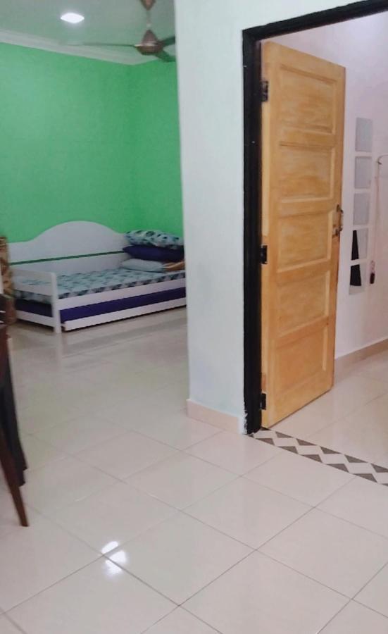 Homestay Sri Ladang Куала Теренгану Екстериор снимка