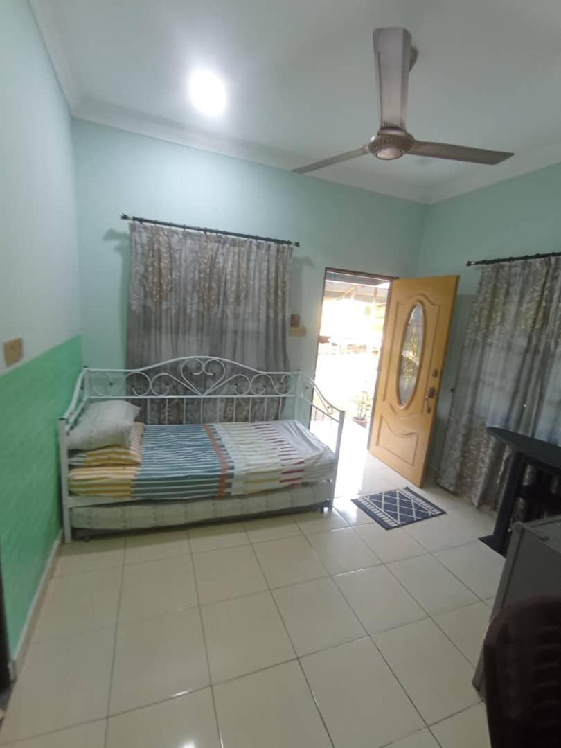 Homestay Sri Ladang Куала Теренгану Екстериор снимка
